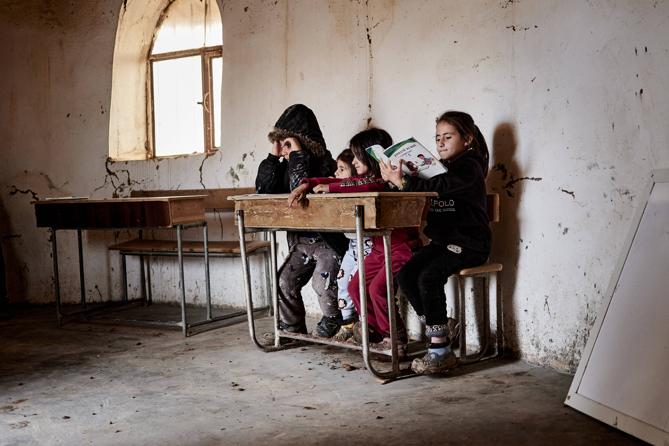Jinwar, February 12, 2025 – Children attend classes in the school of Jinwar, a village populated exclusively by women and children in the north-east of Syria. Lessons are taught by teacher Sherin for four hours a day to twelve students.
