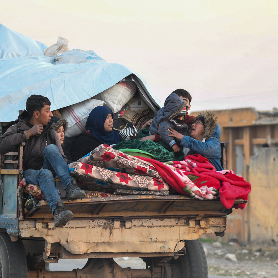 SDF Withdraws Under Opposition Agreement Under An Agreement With The Opposition, The Syrian Democratic Forces (SDF) Withdrew From The Neighborhoods Of Tal Rifaat And Several Nearby Villages, Along With Their Families And Thousands Of Civilians, Heading Toward The Raqqa Countryside. The Agreement Included Tal Rifaat, Menagh, Sheikh Issa, And Umm Al-Qura. On December 2, 2024.